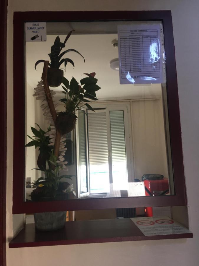 Hotel De Strasbourg Aulnay-sous-Bois Buitenkant foto